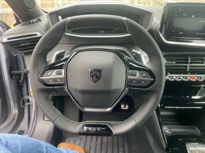PEUGEOT 2008 GT Hybrid 145 CV e-DCS6