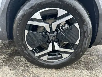 PEUGEOT 2008 GT HYBRID 136 CV E-DCS6