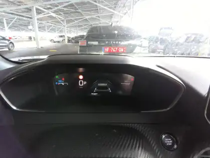 PEUGEOT 2008 ALLURE Hybrid 145 CV e-DCS6 