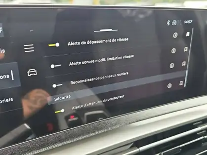 PEUGEOT 5008 Hybrid 145 e-DCS6 GT / Pack Vision 360