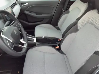 RENAULT CLIO V EVOLUTION E-Tech full hybrid 145 CV 