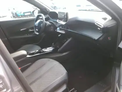 PEUGEOT 2008 ALLURE HYBRID 136 CV e-DCS6