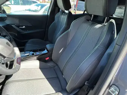 PEUGEOT 2008 GT Hybrid 145 CV e-DCS6 