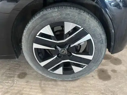 PEUGEOT 208 ALLURE 1.2 PURETECH 100 CV BVM6