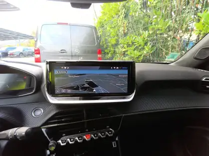 PEUGEOT 2008 ALLURE HYBRID 136 CV e-DCS6