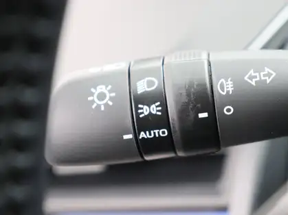 TOYOTA PRIUS HYBRIDE RECHARGEABLE 223ch Dynamic