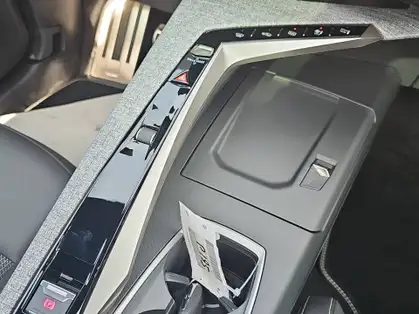 PEUGEOT 5008 GT 1.2 HYBRID 136 CV E-DCS6