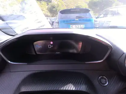 PEUGEOT 2008 ALLURE Hybrid 145 CV e-DCS6 