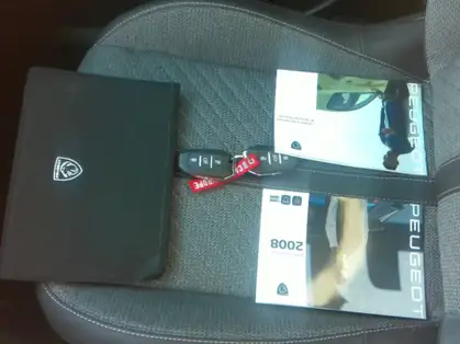 PEUGEOT 2008 ALLURE HYBRID 136 CV e-DCS6