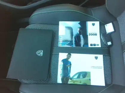 PEUGEOT 2008 ELECTRIQUE GT 50 kWh 136 CV