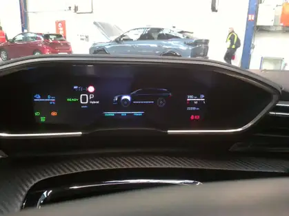 PEUGEOT 508 SW Hybrid 225 e-EAT8 Allure