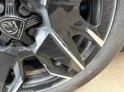 PEUGEOT 3008 ALLURE HYBRIDE 136 CV e-DCS6