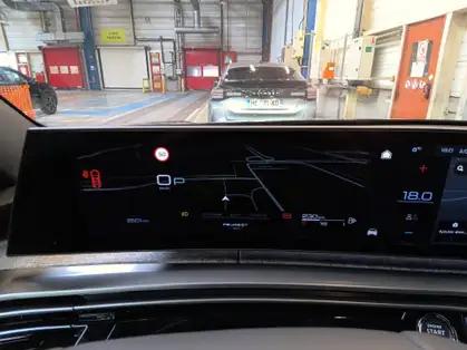 PEUGEOT 3008 Hybrid 145 e-DCS6 Allure Business