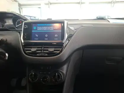 PEUGEOT 208 208 SIGNATURE 1.2 PURETECH 82 CV 5 PORTES