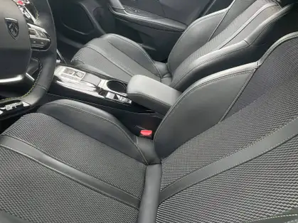 PEUGEOT 2008 GT 1.2 PURETECH 130 CV EAT8