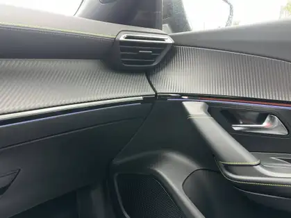 PEUGEOT 2008 GT Hybrid 145 CV e-DCS6 