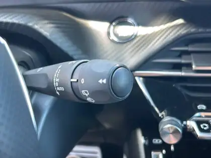 PEUGEOT 2008 GT Hybrid 145 CV e-DCS6 