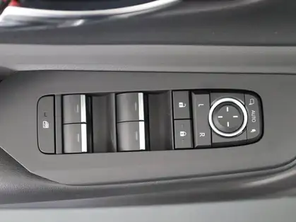 TOYOTA PRIUS HYBRIDE RECHARGEABLE 223ch Dynamic