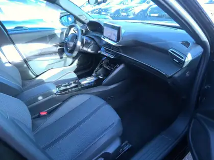 PEUGEOT 2008 ALLURE Hybrid 145 CV e-DCS6 