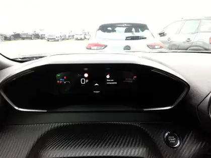 PEUGEOT 2008 ALLURE HYBRID 136 CV e-DCS6