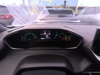 PEUGEOT 2008 STYLE Hybrid 145 e-DCS6