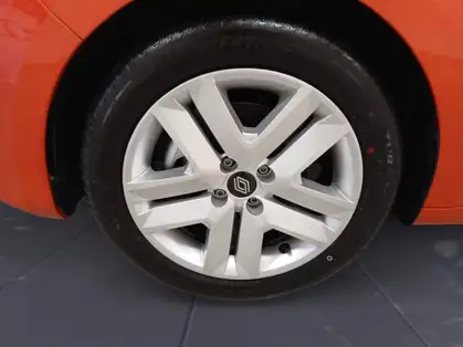 RENAULT CLIO V EVOLUTION E-Tech full hybrid 145 CV 