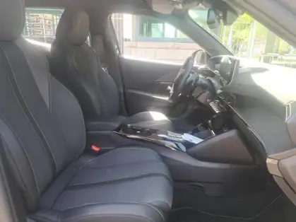 PEUGEOT 2008 Hybrid 145 ch e-DCS6 GT