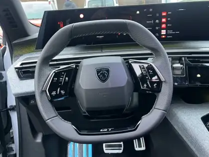 PEUGEOT 5008 GT Hybrid 145 CV e-DCS6 