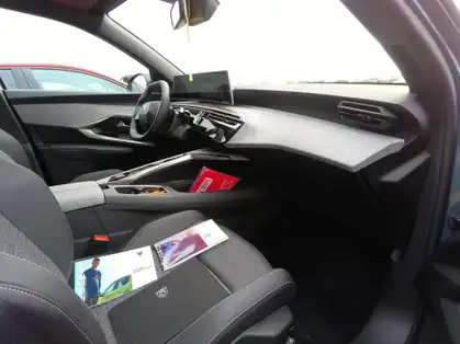 PEUGEOT 3008 ALLURE BUSINESS Hybrid 145 CV e-DCS6 