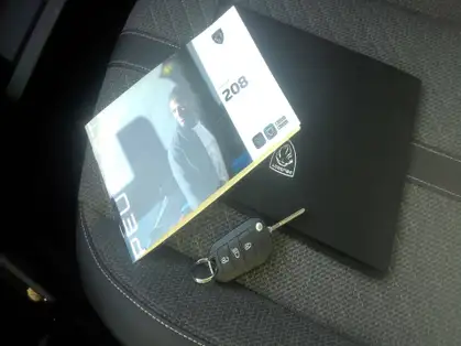 PEUGEOT 208 ALLURE HYBRID 100 CV E-DCS6