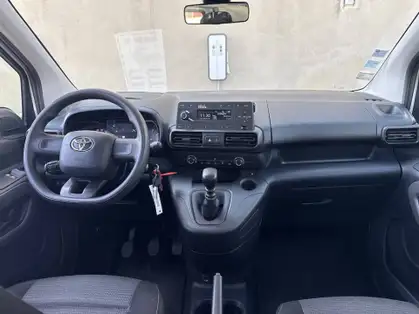 TOYOTA PROACE CITY VERSO Medium 1.2L 110  VVT-i BVM6 Dynamic
