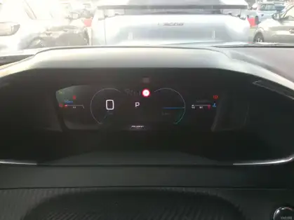 PEUGEOT 2008 ALLURE HYBRID 136 CV e-DCS6