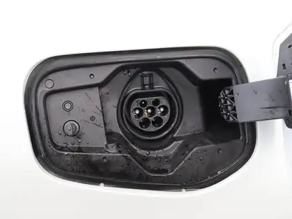 TOYOTA PRIUS HYBRIDE RECHARGEABLE 223ch Dynamic