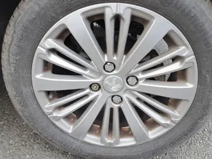 PEUGEOT 208 208 ALLURE 1.2 PURETECH 110 CV EAT6 5 PORTES