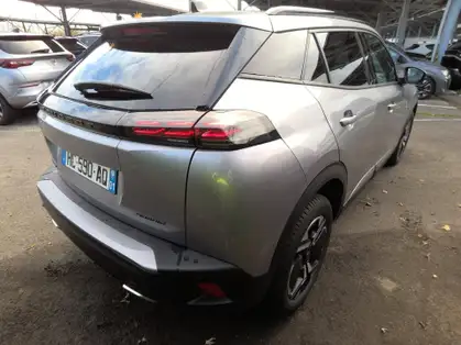 PEUGEOT 2008 ALLURE HYBRID 136 CV e-DCS6