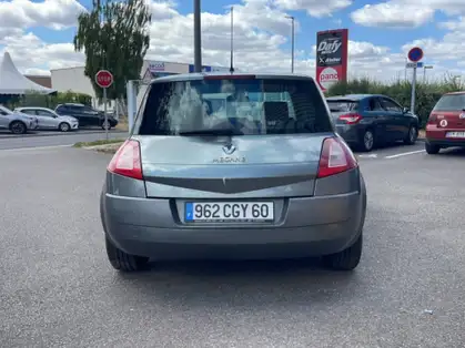 RENAULT MEGANE II BERLINE 1.9 dCi 130 Confort Dynamique