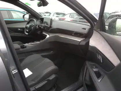 PEUGEOT 5008 GT 1.2 HYBRID 136 CV E-DCS6