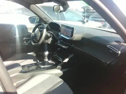 PEUGEOT 2008 ALLURE PURETECH 100 CV BVM6