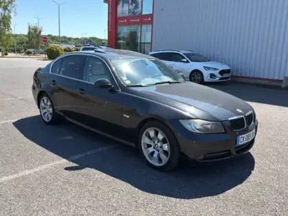 BMW SERIE 3 E90 330i 272ch Luxe A