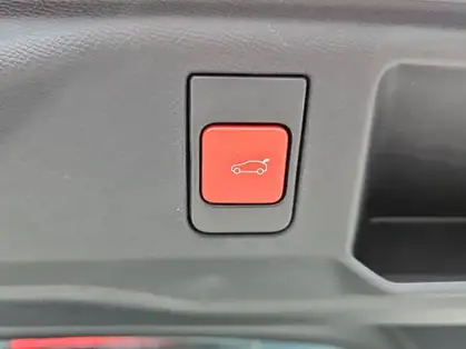PEUGEOT 5008 Hybrid 145 e-DCS6 GT / Pack Vision 360