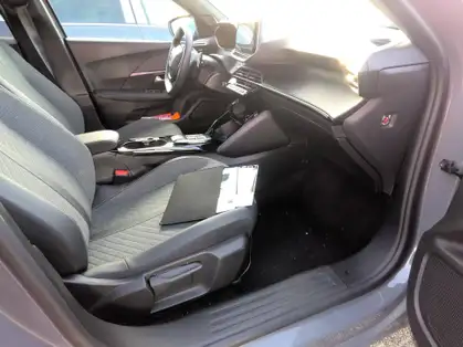 PEUGEOT 2008 ALLURE Hybrid 145 CV e-DCS6 