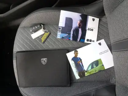 PEUGEOT 208 ALLURE HYBRID 100 CV E-DCS6