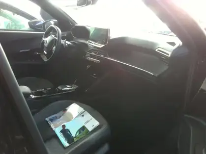 PEUGEOT 2008 ALLURE Hybrid 145 CV e-DCS6 