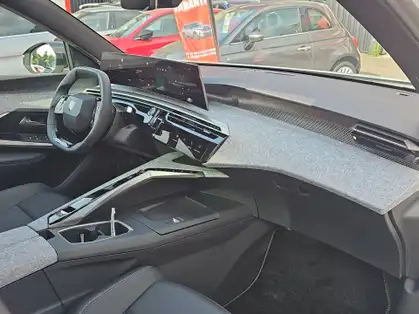 PEUGEOT 5008 GT 1.2 HYBRID 136 CV E-DCS6