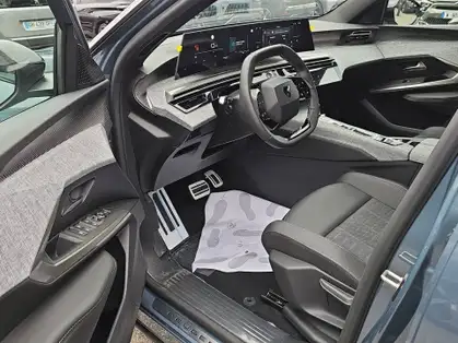 PEUGEOT 5008 Hybrid 145 e-DCS6 GT / Pack Vision 360