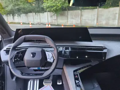 PEUGEOT 3008 GT Hybrid 145 e-DCS6