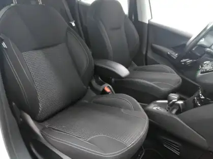 PEUGEOT 208 1.2 PureTech 110ch S&S EAT6 Allure Business