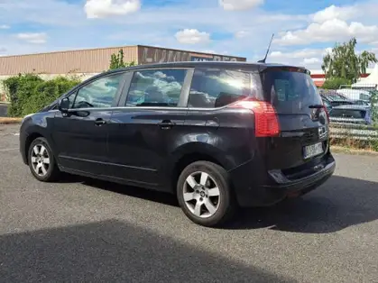 PEUGEOT 5008 1.6 e-HDi 115ch FAP ETG6 BLUE LION Allure 7pl