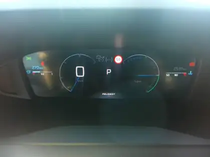 PEUGEOT 2008 ALLURE Hybrid 145 CV e-DCS6 