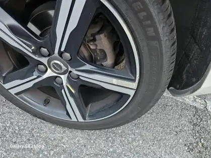VOLVO V40 T2 122 Geartronic 6 R-Design